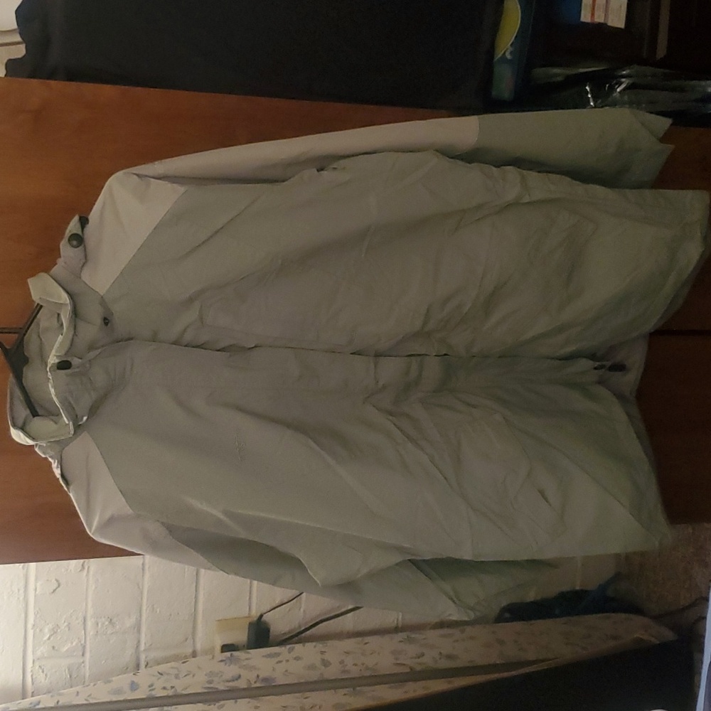 2/$25 MemorialDay Sale  2 for$30 White Sierra Womens Large Jacket